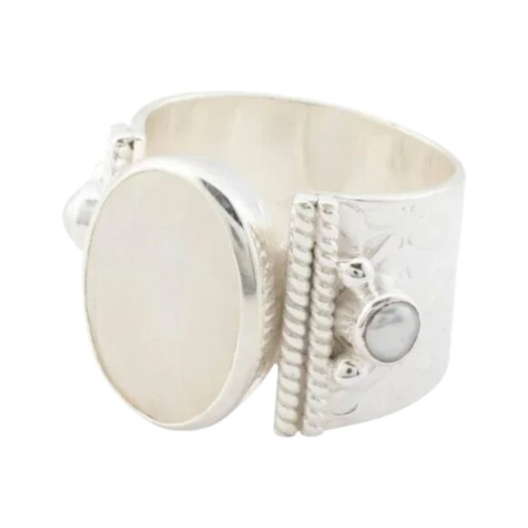SHAANTI JEWELS Silver/Pearl Made In India Sterling Silver Moonstone Pearl Ring